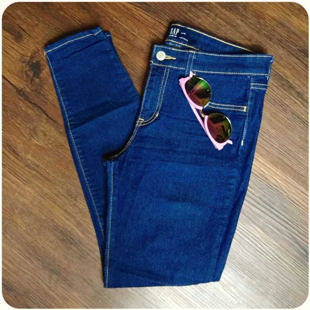 Gap | Jeans Skinny/Legging Style | EUC | Size 2